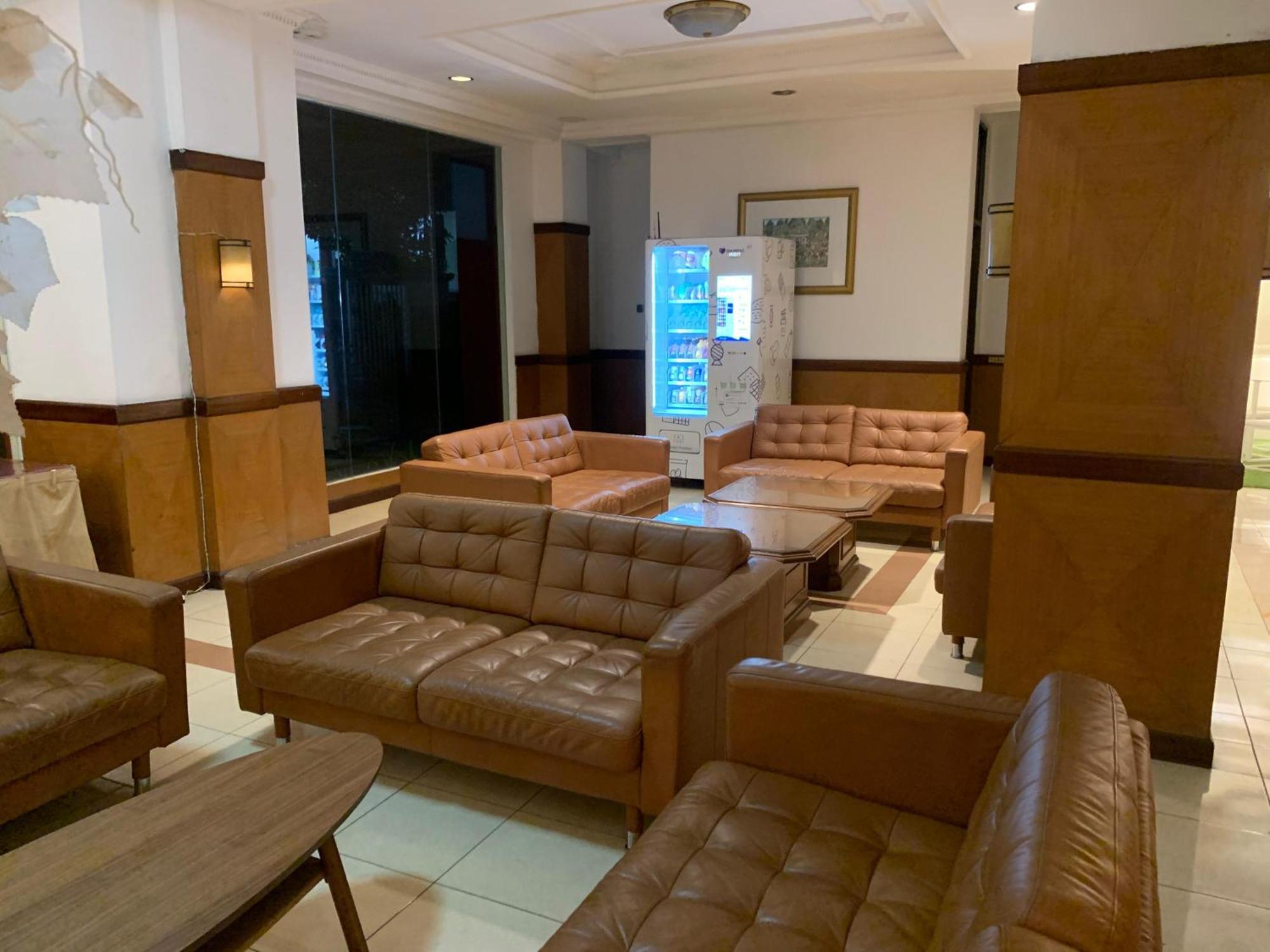 Enhaii Hotel Bandung Exterior photo